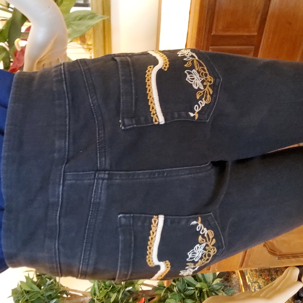 The Pioneer Woman Embroidered Bootcut Jeans - Black